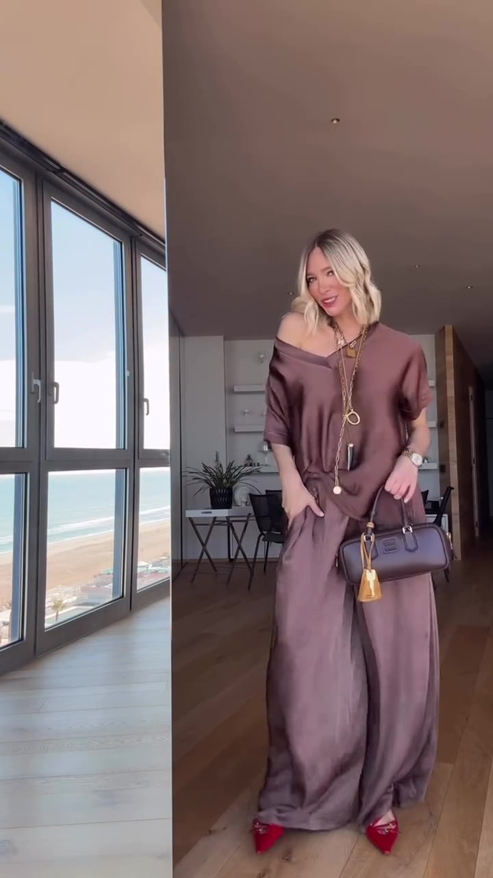 Pajama style satin V-neck trousers set