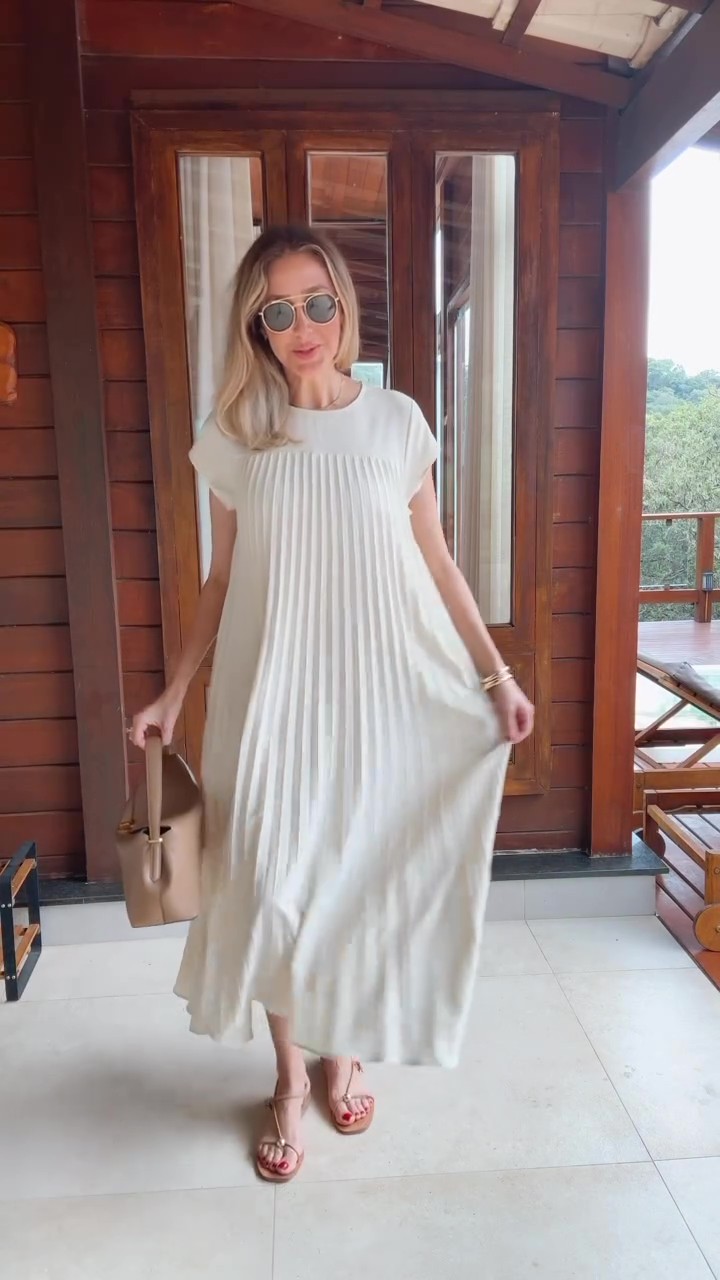 Resort pleated sleeveless maxi dress