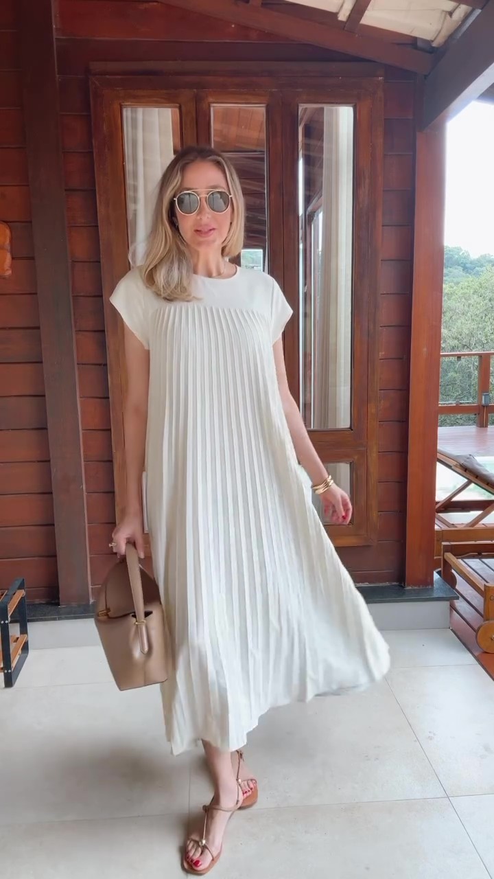 Resort pleated sleeveless maxi dress