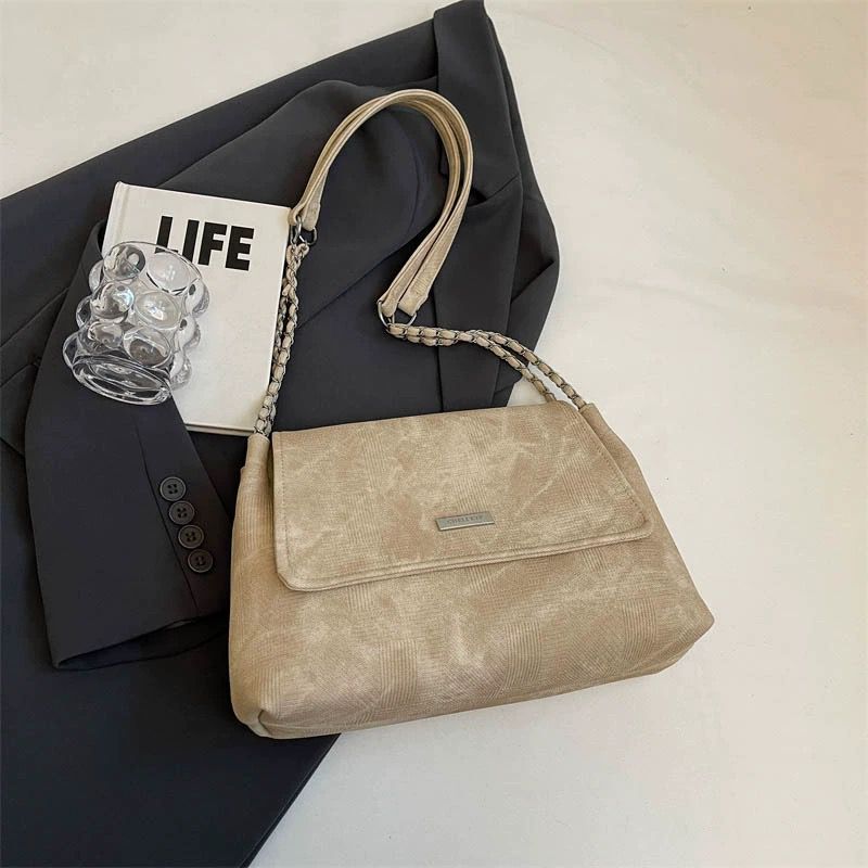 Izel-CALLISTARI