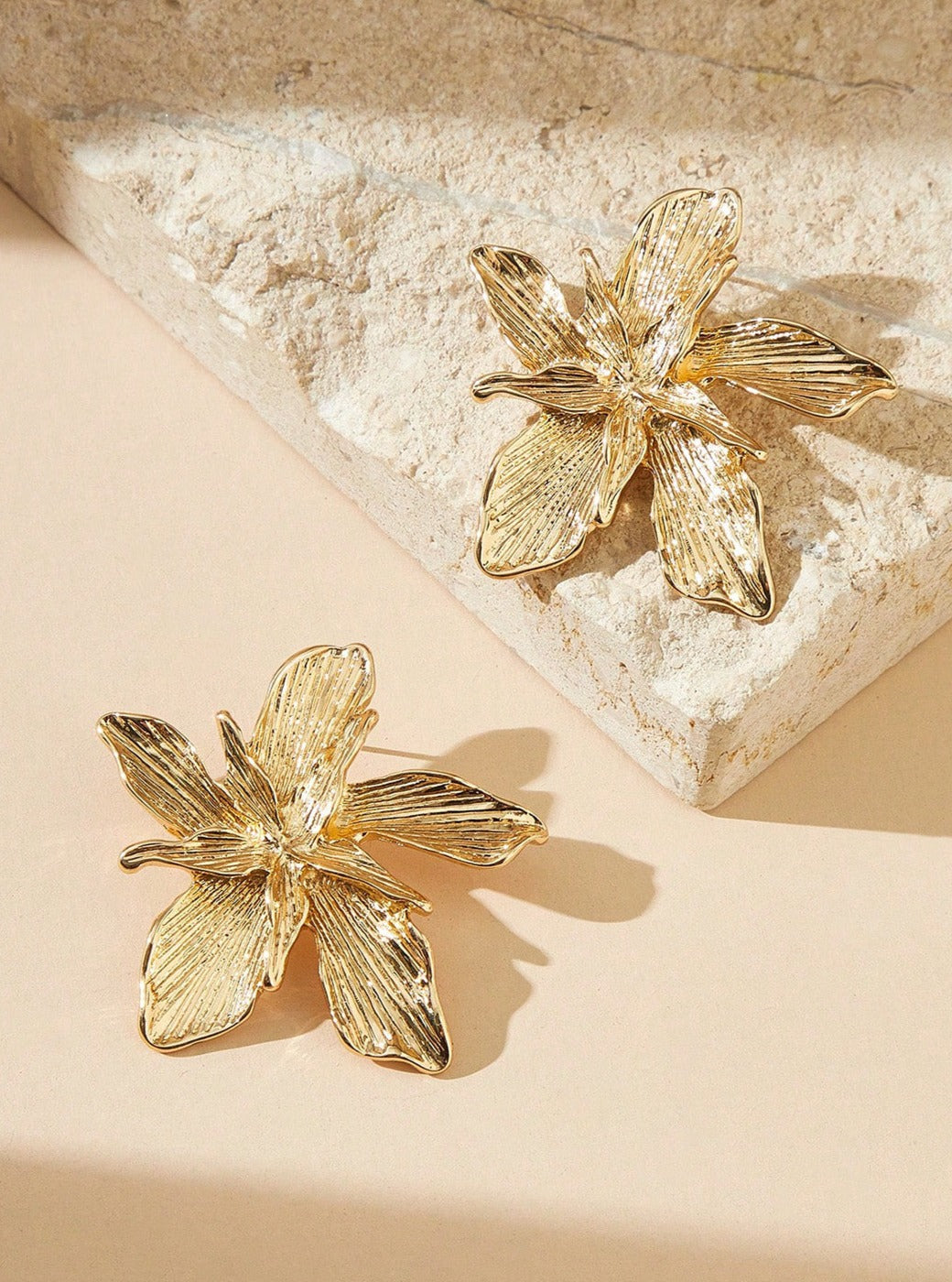 Metal Flower Earrings-CALLISTARI