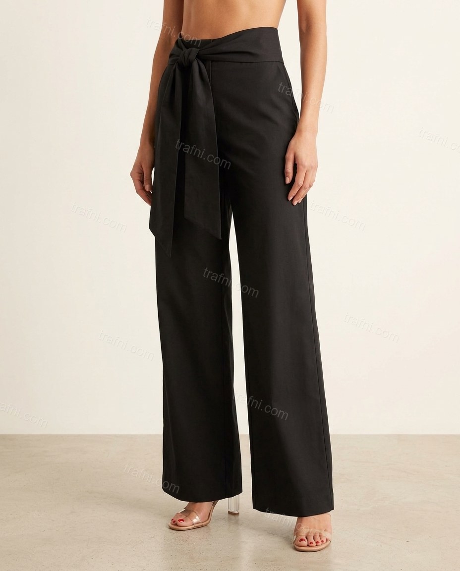 Black Printed Pants by trafni.com