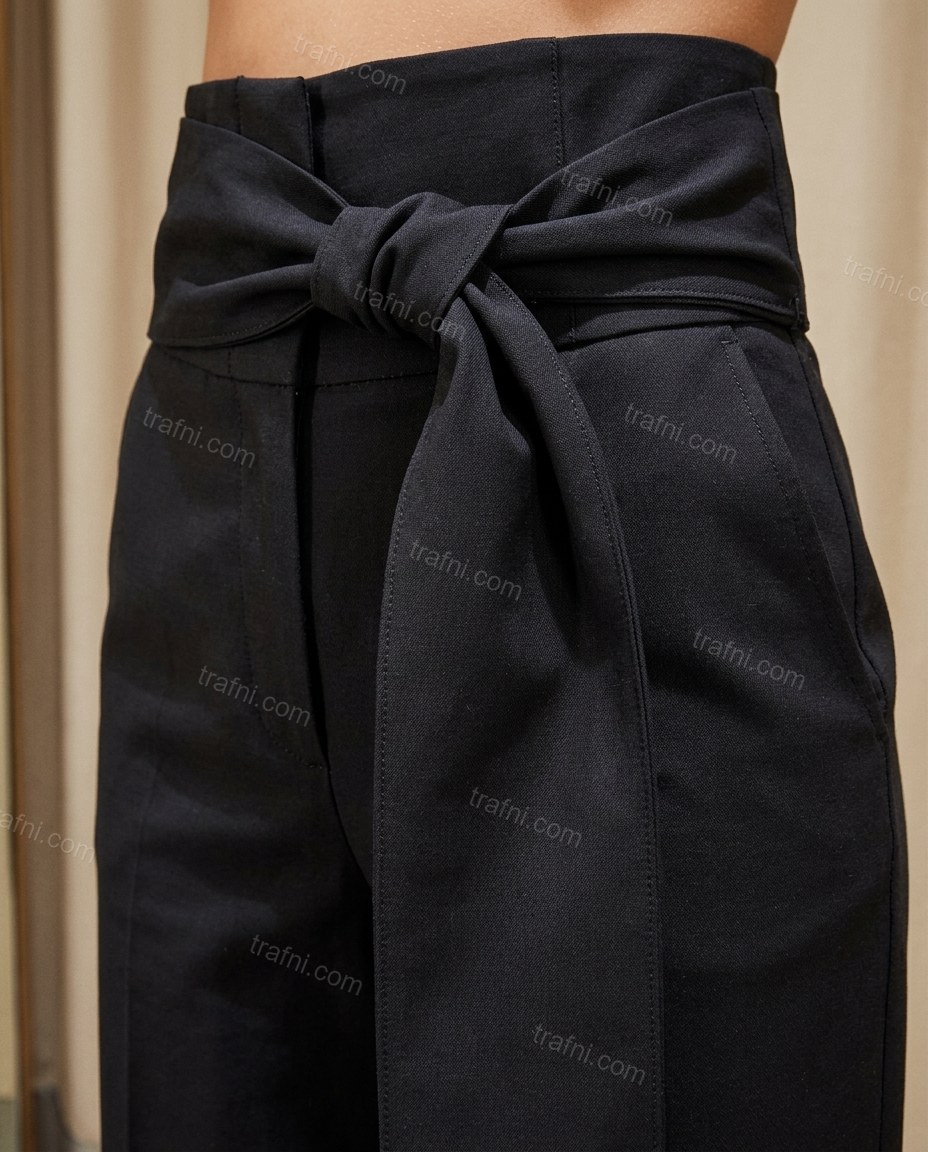 Black Printed Pants by trafni.com
