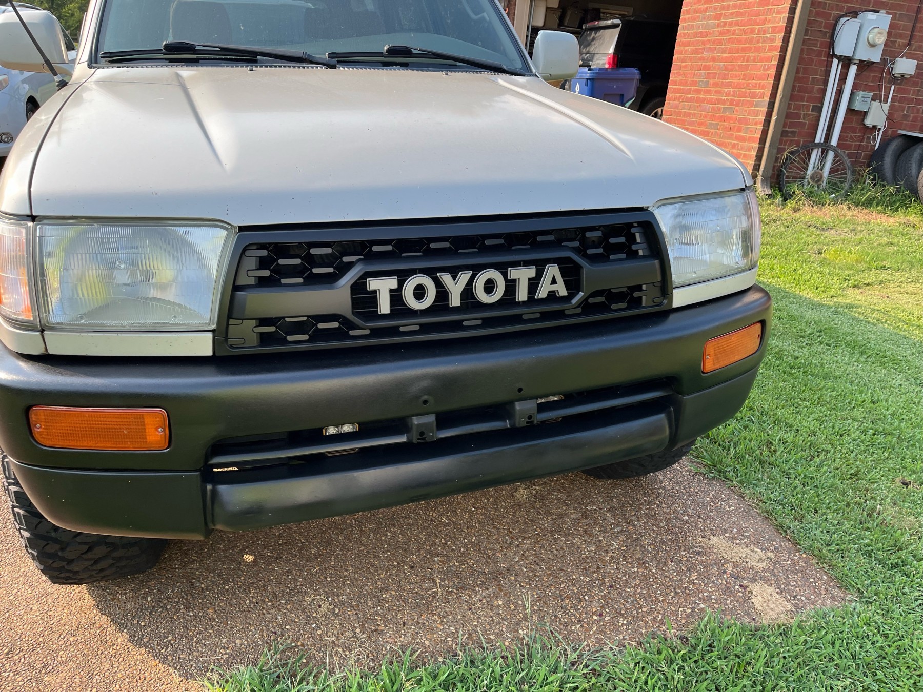 For 1996-2002 Toyota 4Runner Grill Front Grille Mesh with LED Light & Letters