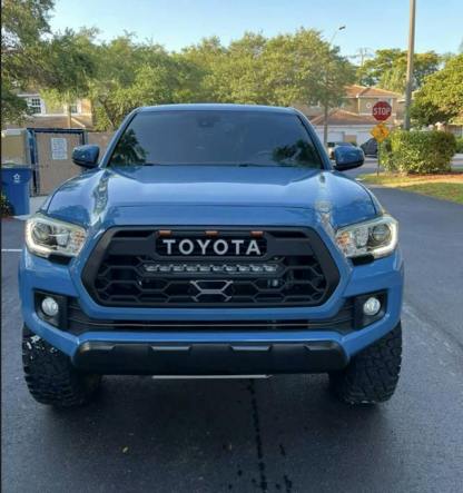For 2016-2023 Toyota Tacoma TRD Pro Grill Front Grille With Light Bar & Amber light