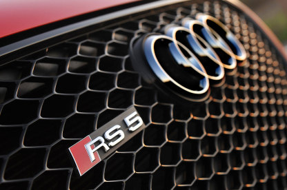 For 2007-2011 Audi A5 S5 8T Front Main Grille Gloss Black Honeycomb RS Style Grill with Emblem
