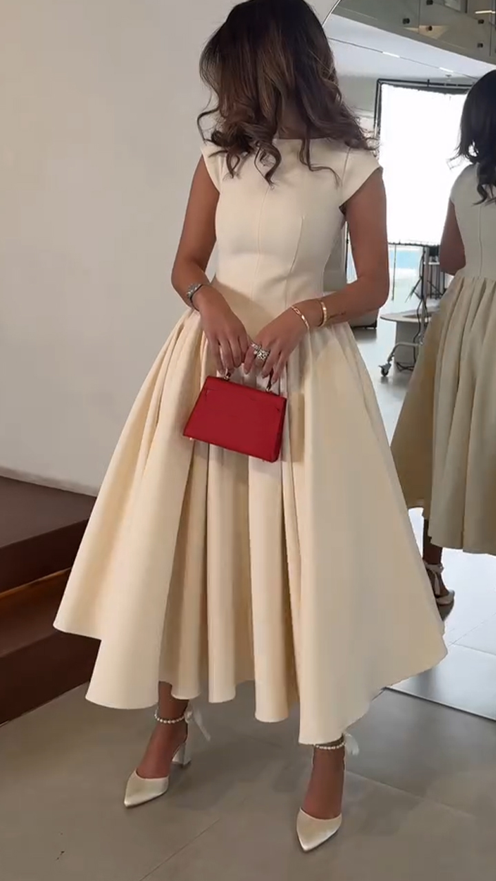 Women's Round Neck Three-dimensional Tailoring A-line Temperament Dress