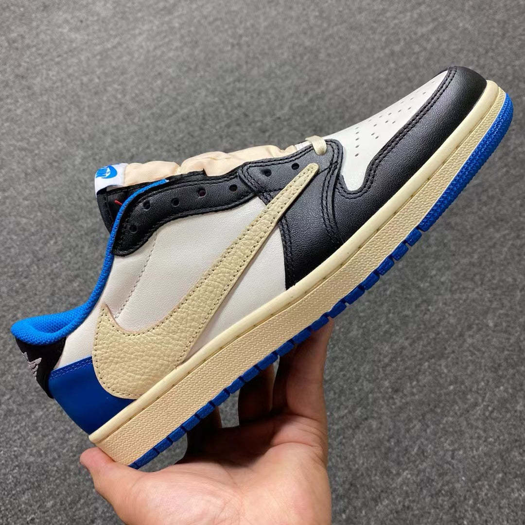 AJ1 Low Travis Scott x Fragment
