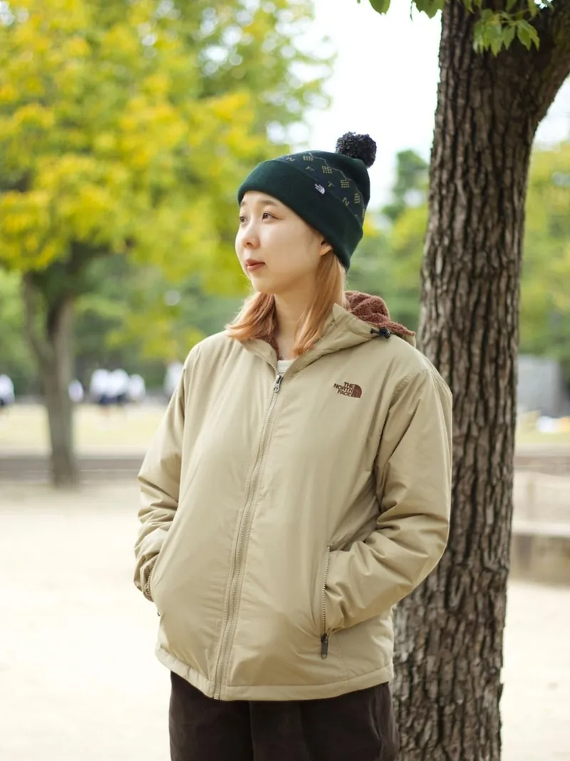 レディースバージョン、撥水加工、ファー裏地付きフード付きジャケット