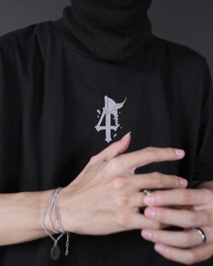 Ulquiorra Tee - Bleach