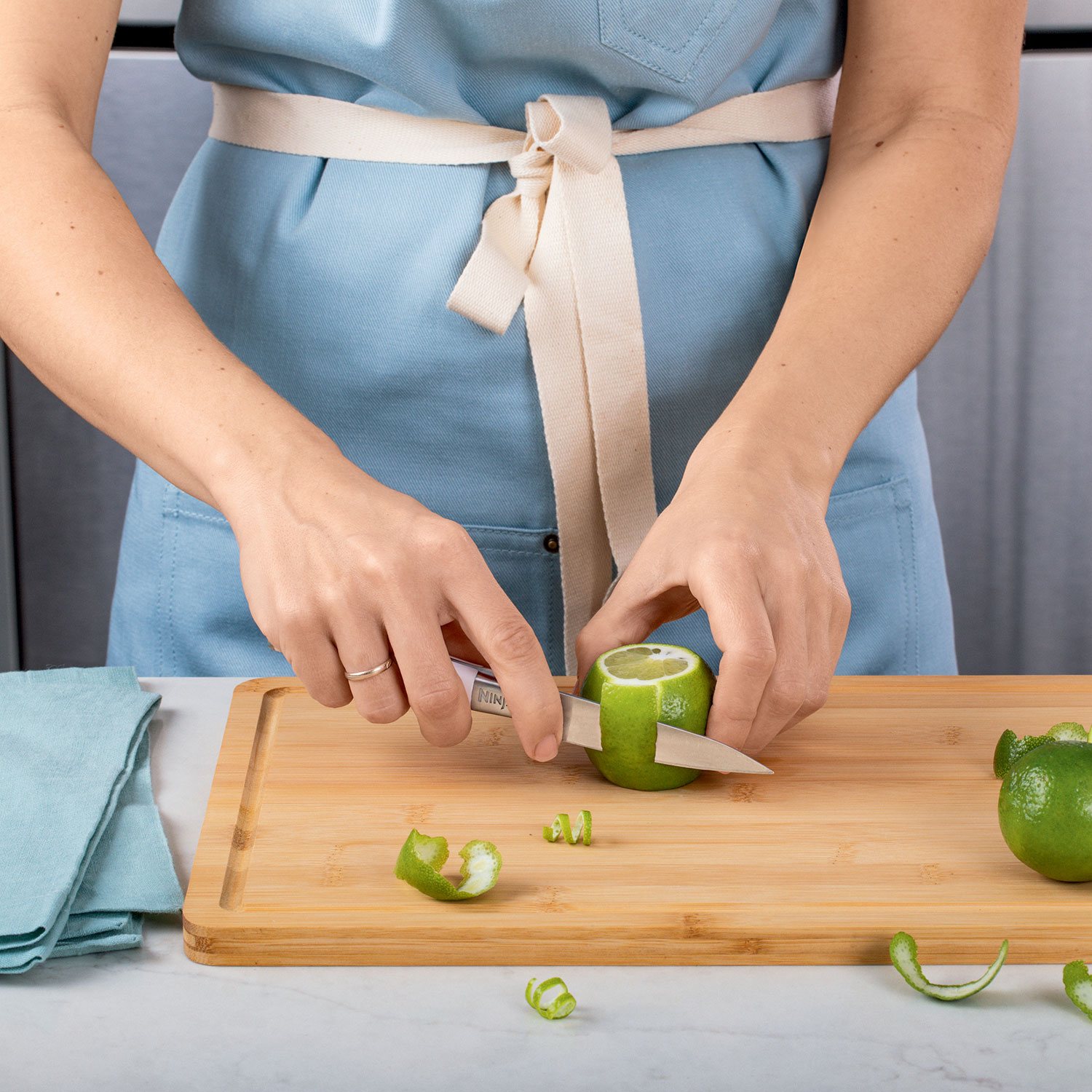 Ninja Foodi NeverDull 高级 12 件套德国不锈钢刀具系统,带内置磨刀器,白色