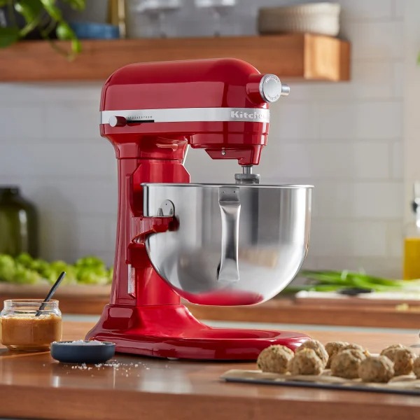 KitchenthtAid 6 Quart Bowl-Lift Stand Mixthter with Attachments and Pouring Shield