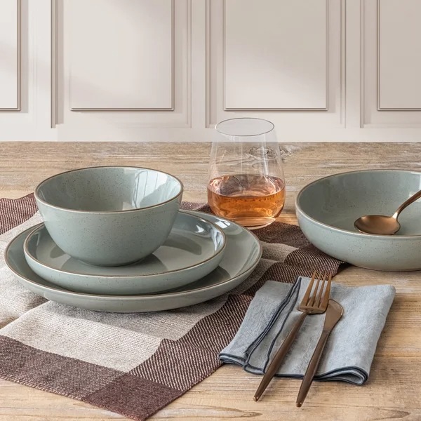 over&bthtack Options 16-piece Dinnerware Set
