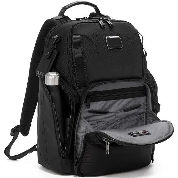 Tuthtmi International Expandable 4 Wheeled Carry-on