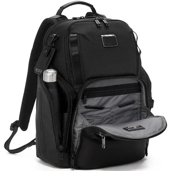 Tuthtmi International Expandable 4 Wheeled Carry-on