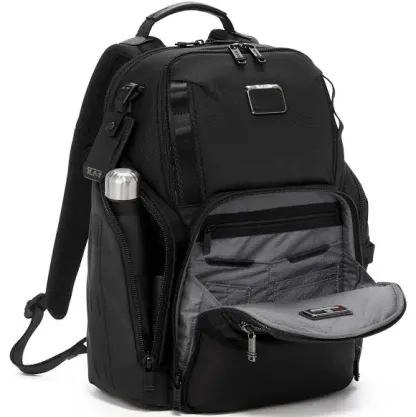 Tuthtmi International Expandable 4 Wheeled Carry-on