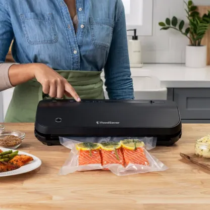 FoodthtSaver Preserve Vacuum Sealing System Starter Kit with Bags and Rolls