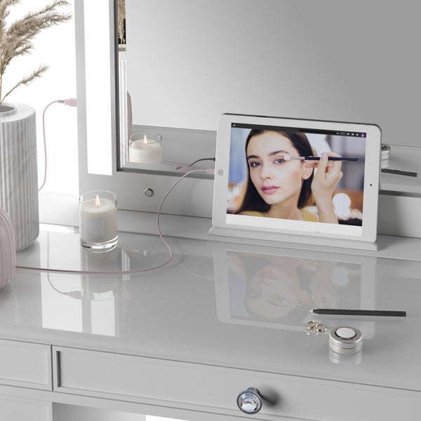 Tresthtanti Alexandra Double Pedestal Vanity Table with LED Lighted Mirror