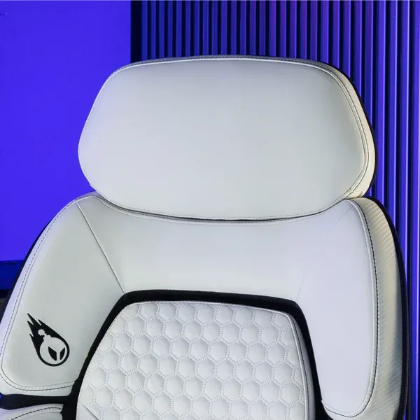 DthtPS Centurion Gaming Chair with Adjustable Headrest