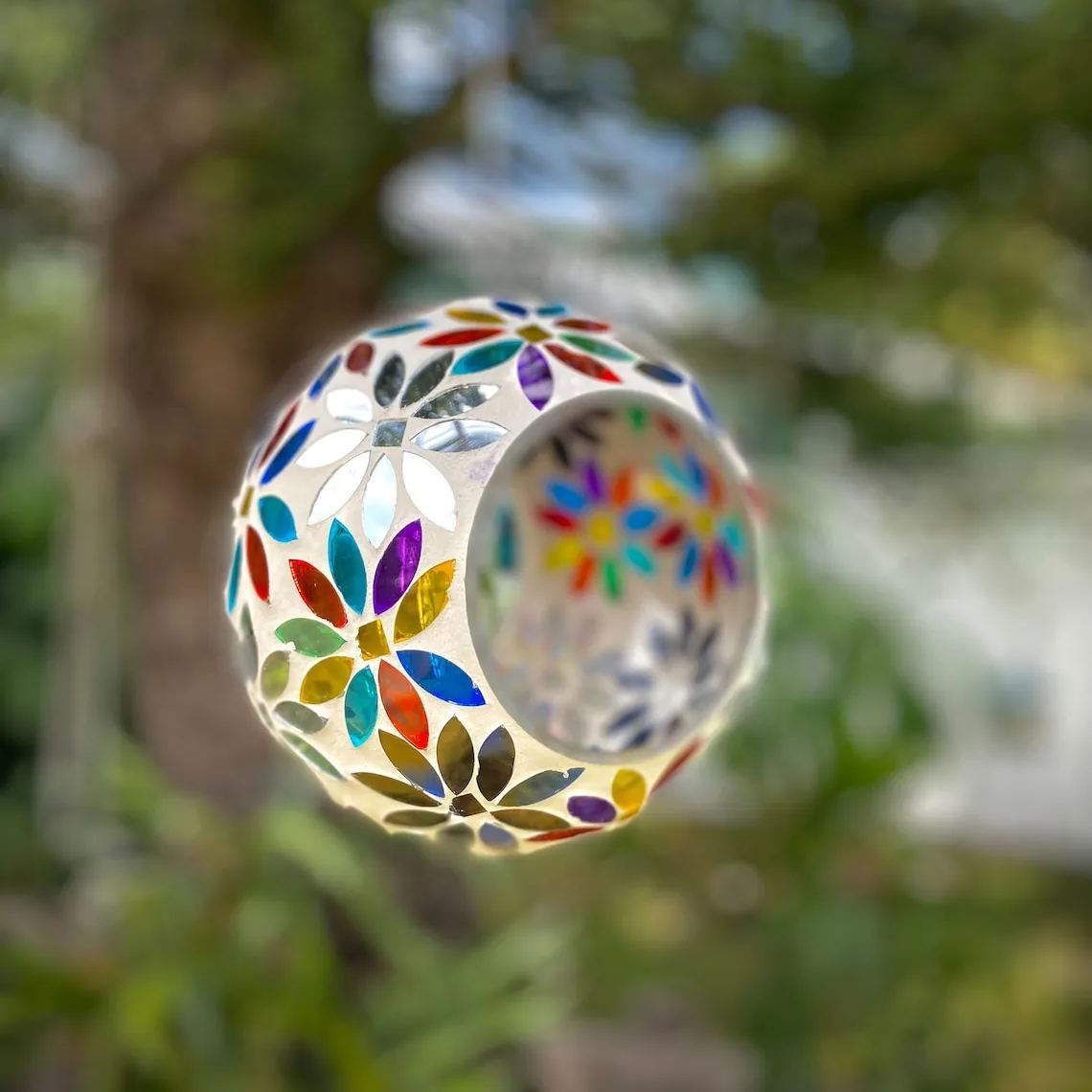 Round Glass Mosaic Fly-Through Bird Feeder