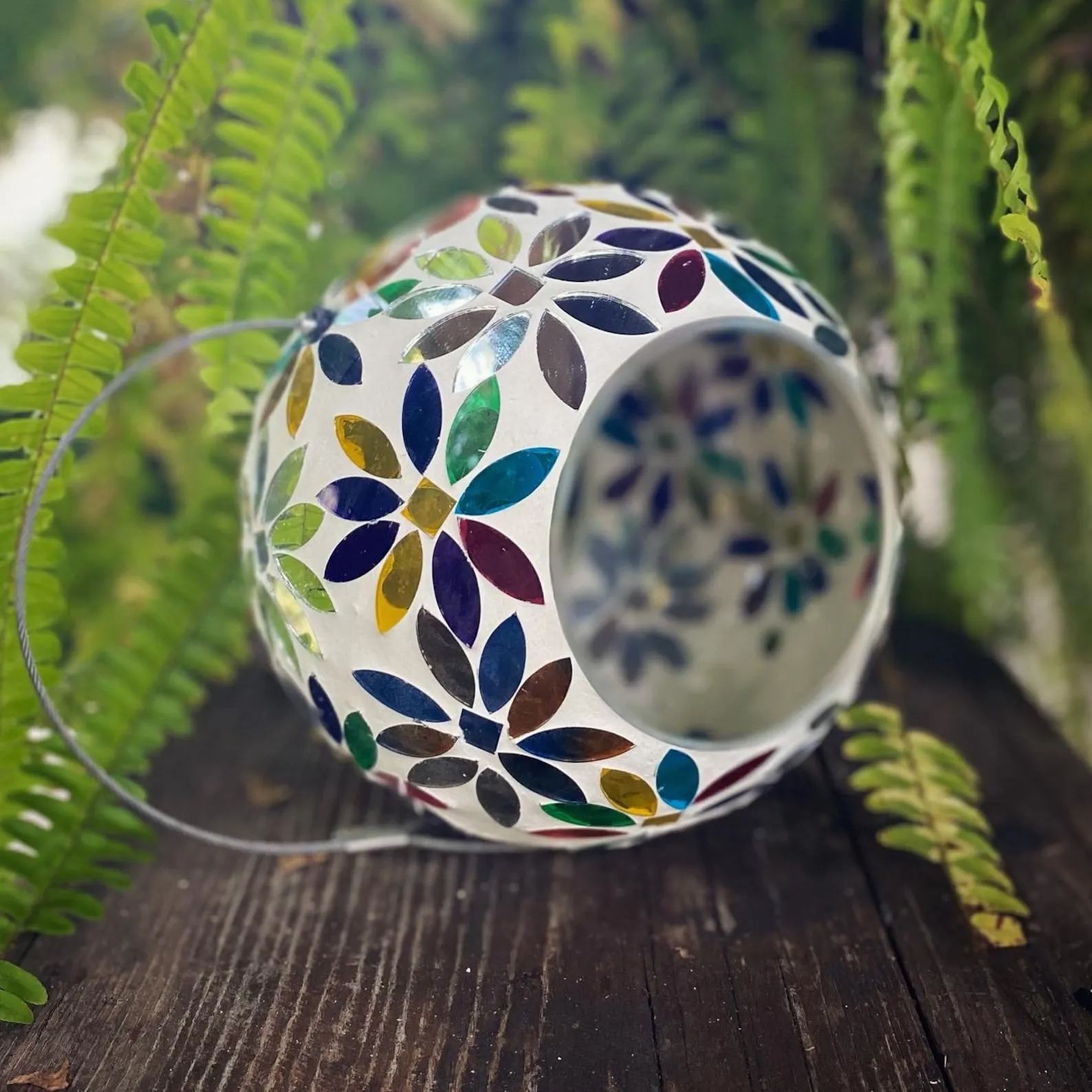 Round Glass Mosaic Fly-Through Bird Feeder