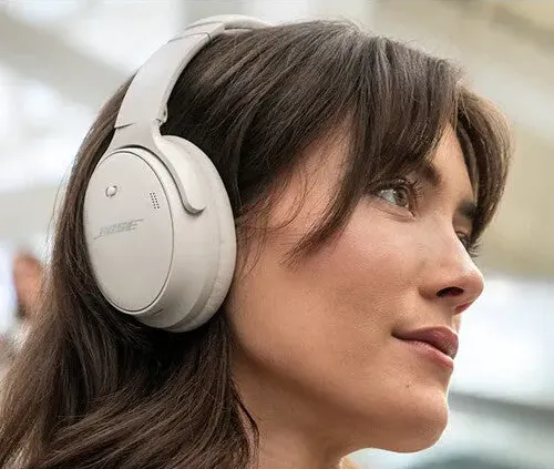 Bose QuietComfort 45 Noise-Canceling Wireless Over-Ear Headphones (Whi –  AAAAUniverse