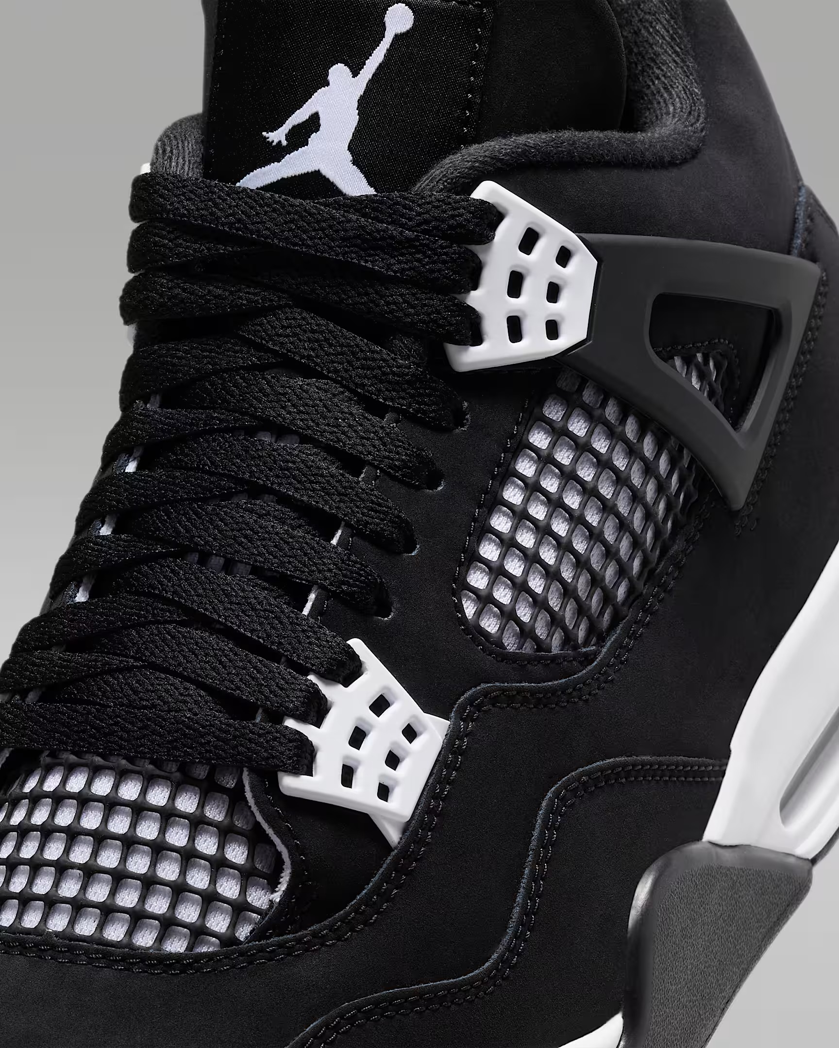 Nithtke Air Jorthtdan 4 Retro 'White Thunder'