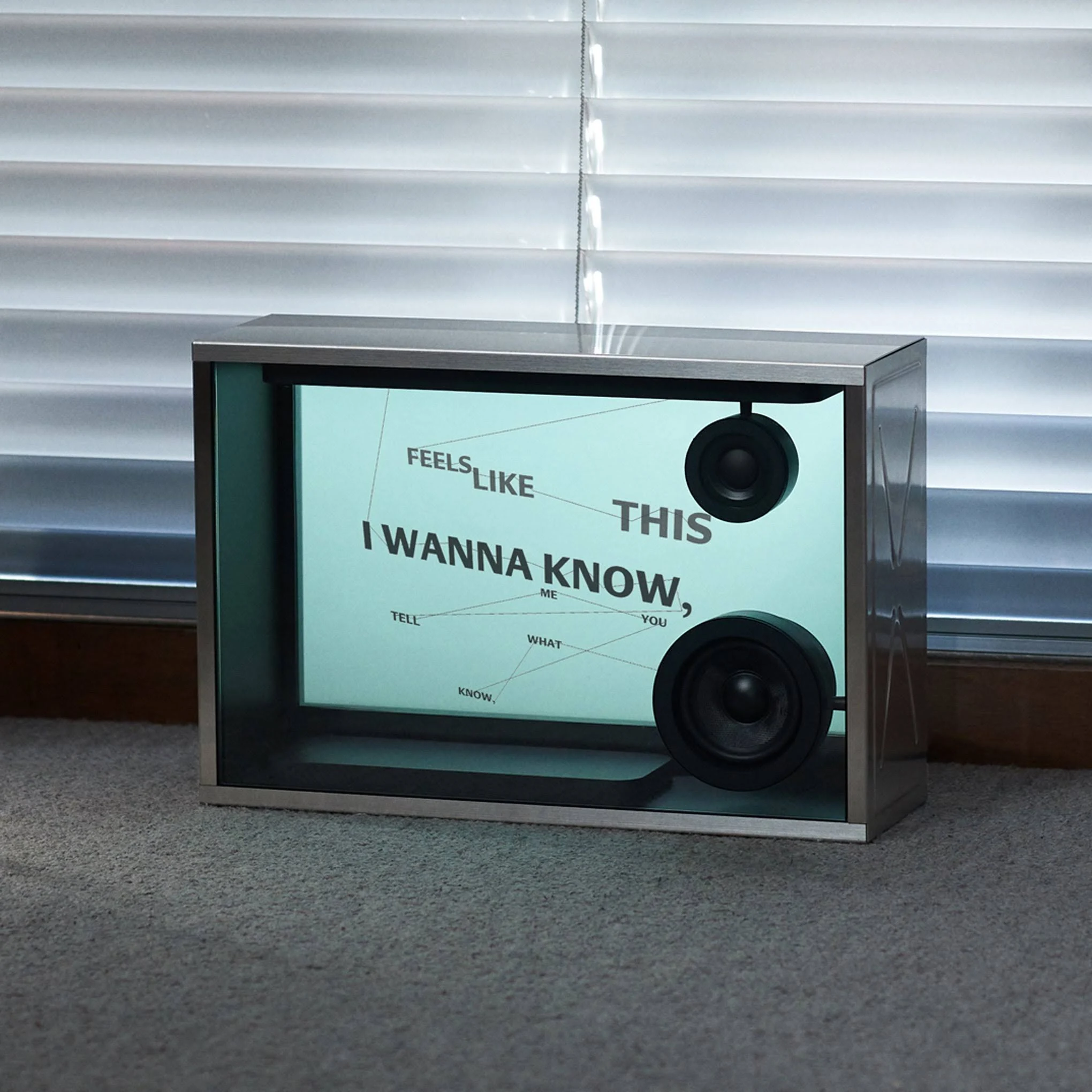 Cotothtdama Silver Lyric Box Speaker