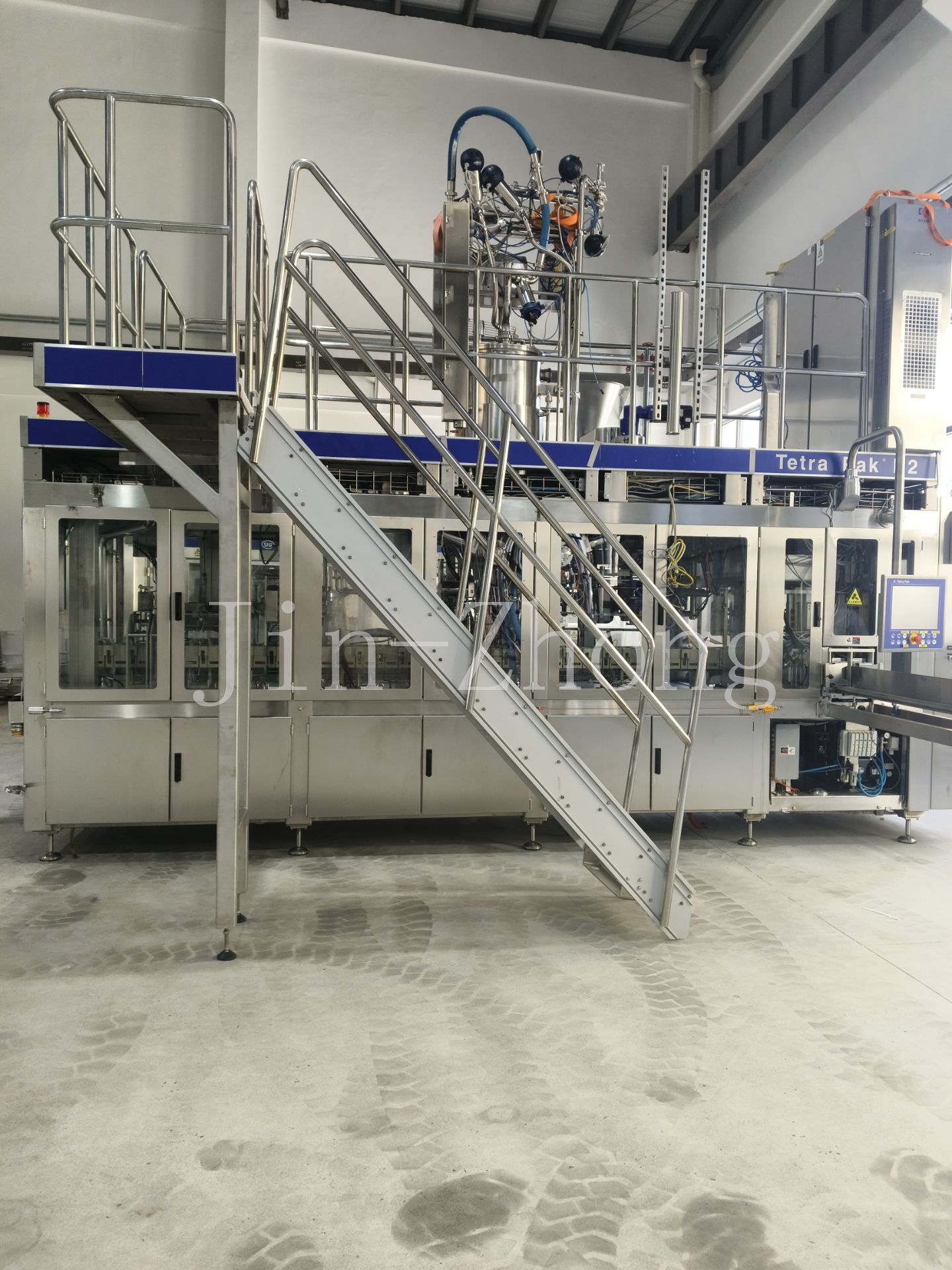 Used Tetra Pak Recart Filling Machine TP R2