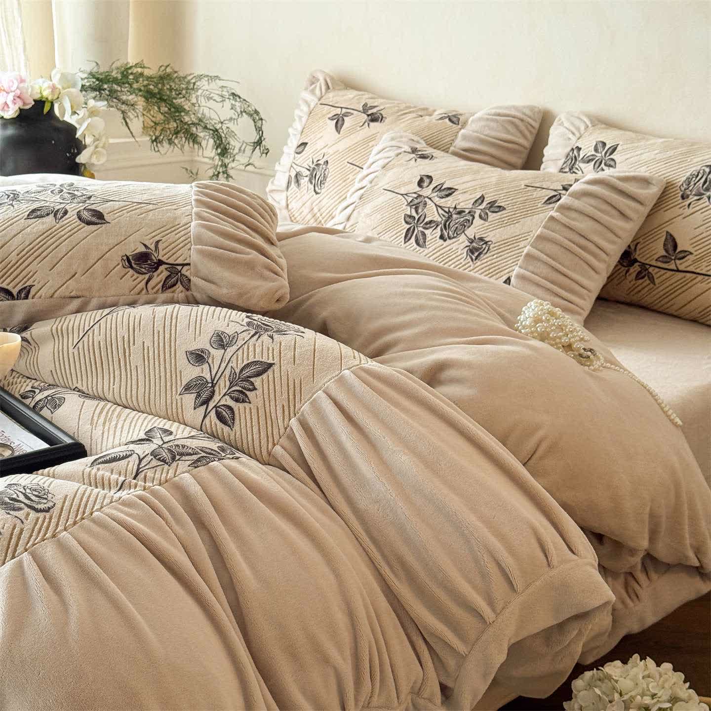 Romantic Rose Plush Warm Bedding Set