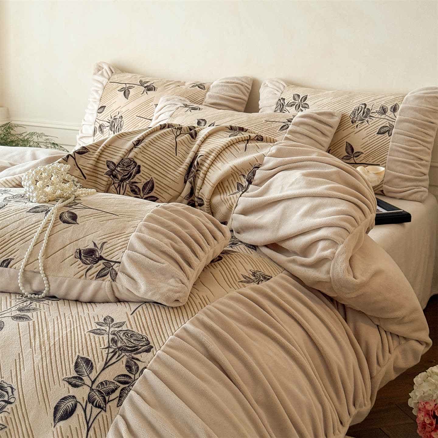 Romantic Rose Plush Warm Bedding Set