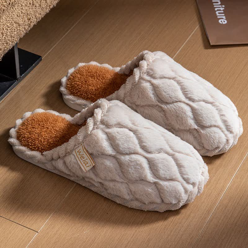 Wavy Textured Closed-Toe Plush Warm Slippers