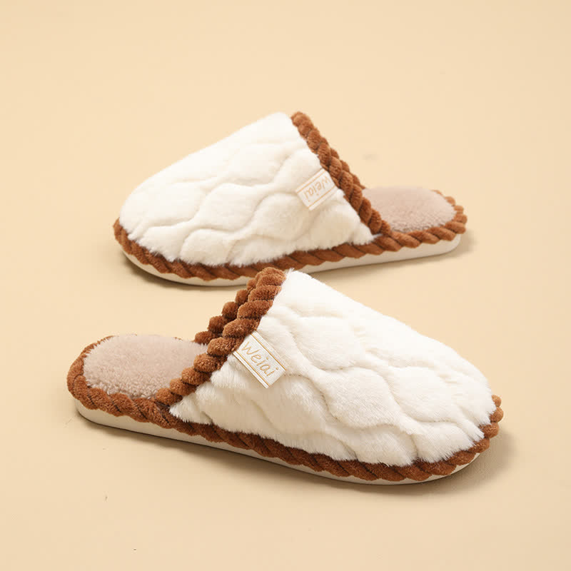 Wavy Textured Closed-Toe Plush Warm Slippers