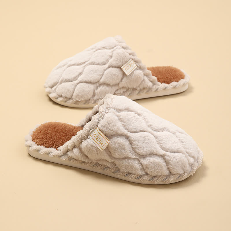Wavy Textured Closed-Toe Plush Warm Slippers