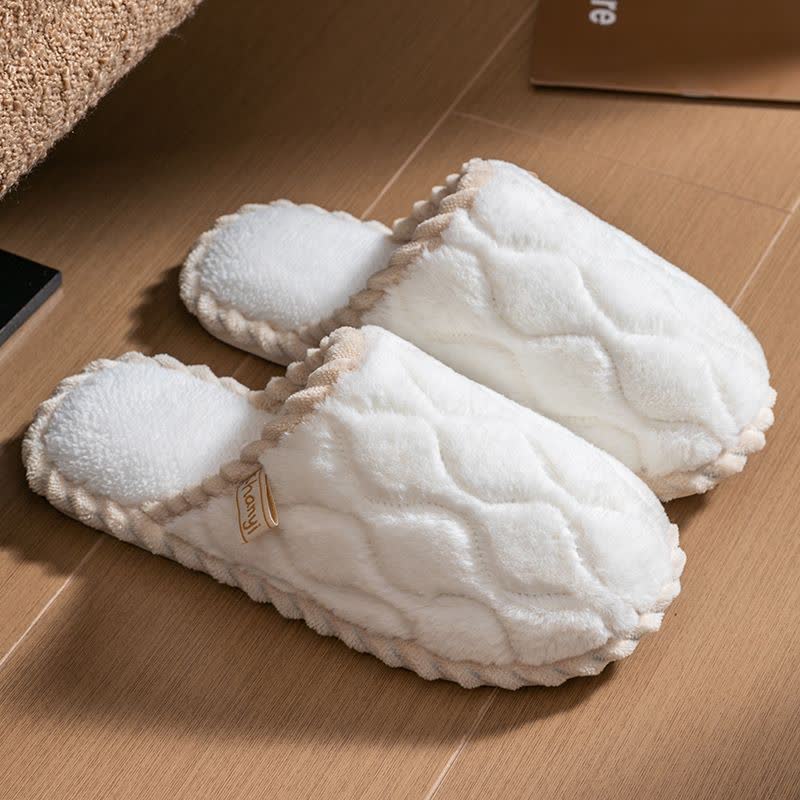 Wavy Textured Closed-Toe Plush Warm Slippers
