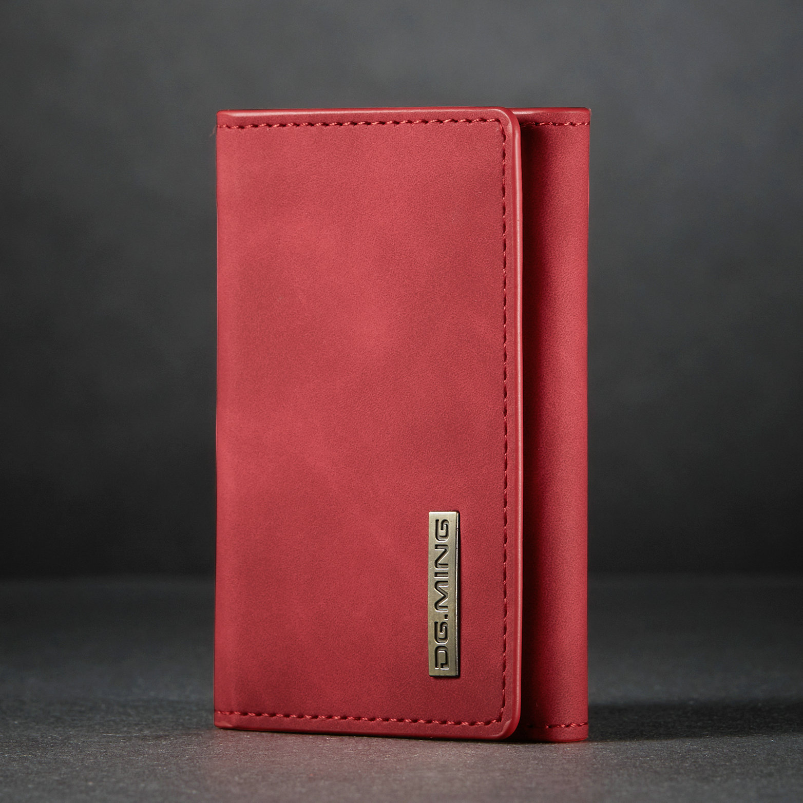 Multifunctional magnetic tri-fold wallet