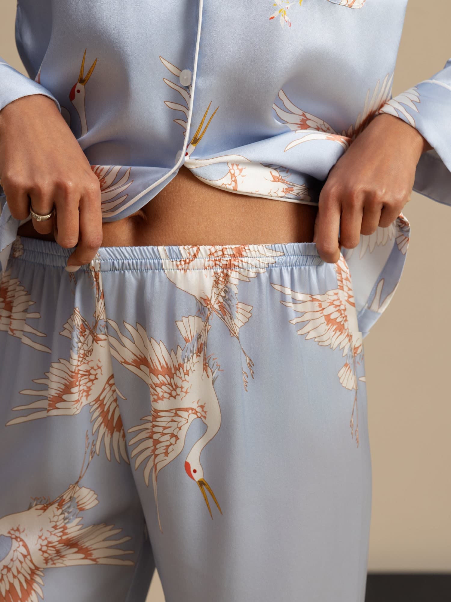 19Momme Women's Pure Silk Crane Print Long Sleeve Pajamas Set