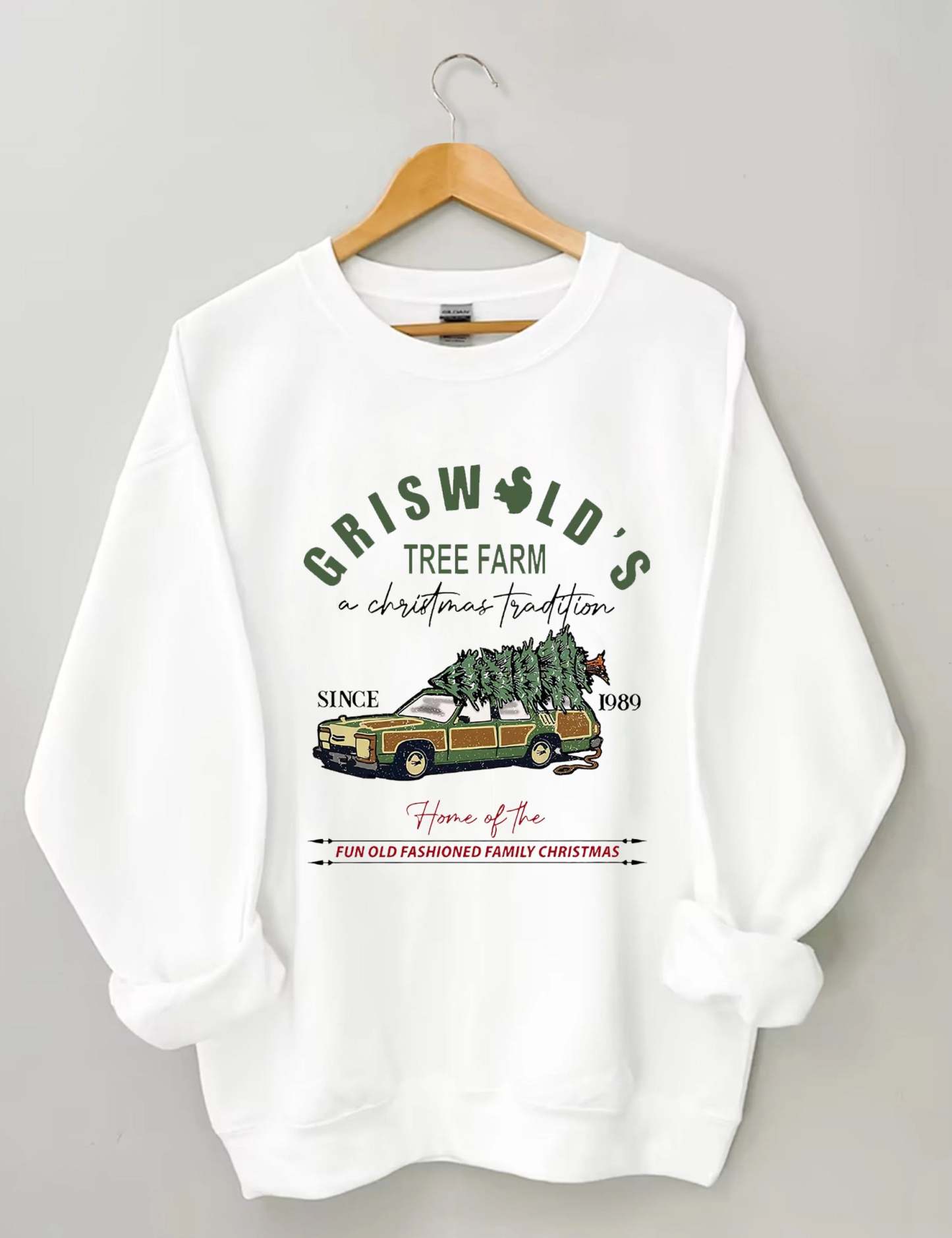 Griswold’s Tree Farm a Christmas Tradition sweatshirt-lovefitte