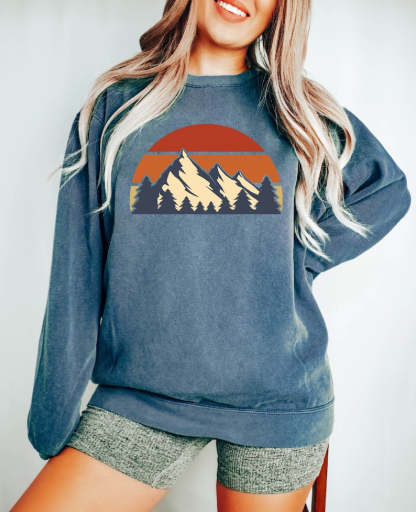 Mountain Sweatshirt-lovefitte