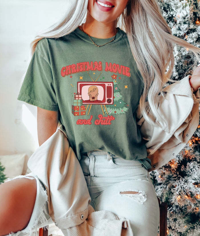Retro Christmas Movie T-shirt-lovefitte