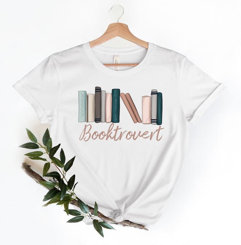 Booktrovert T-Shirt