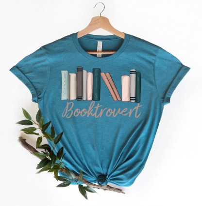 Booktrovert T-Shirt