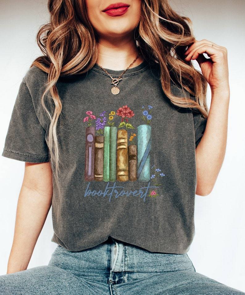 Booktrovert Shirt