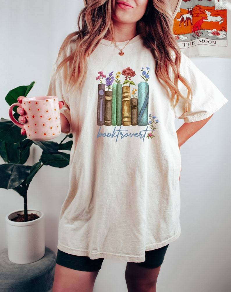 Booktrovert Shirt