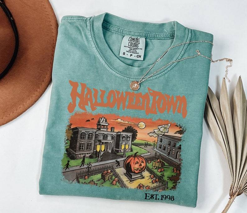 Halloweentown Est 1998 T-Shirt-lovefitte