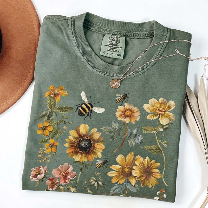 Bee Floral Graphic Botanical Nature Lover T-Shirt-carlalin