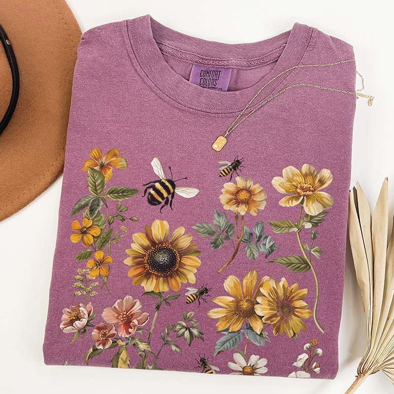 Bee Floral Graphic Botanical Nature Lover T-Shirt-carlalin