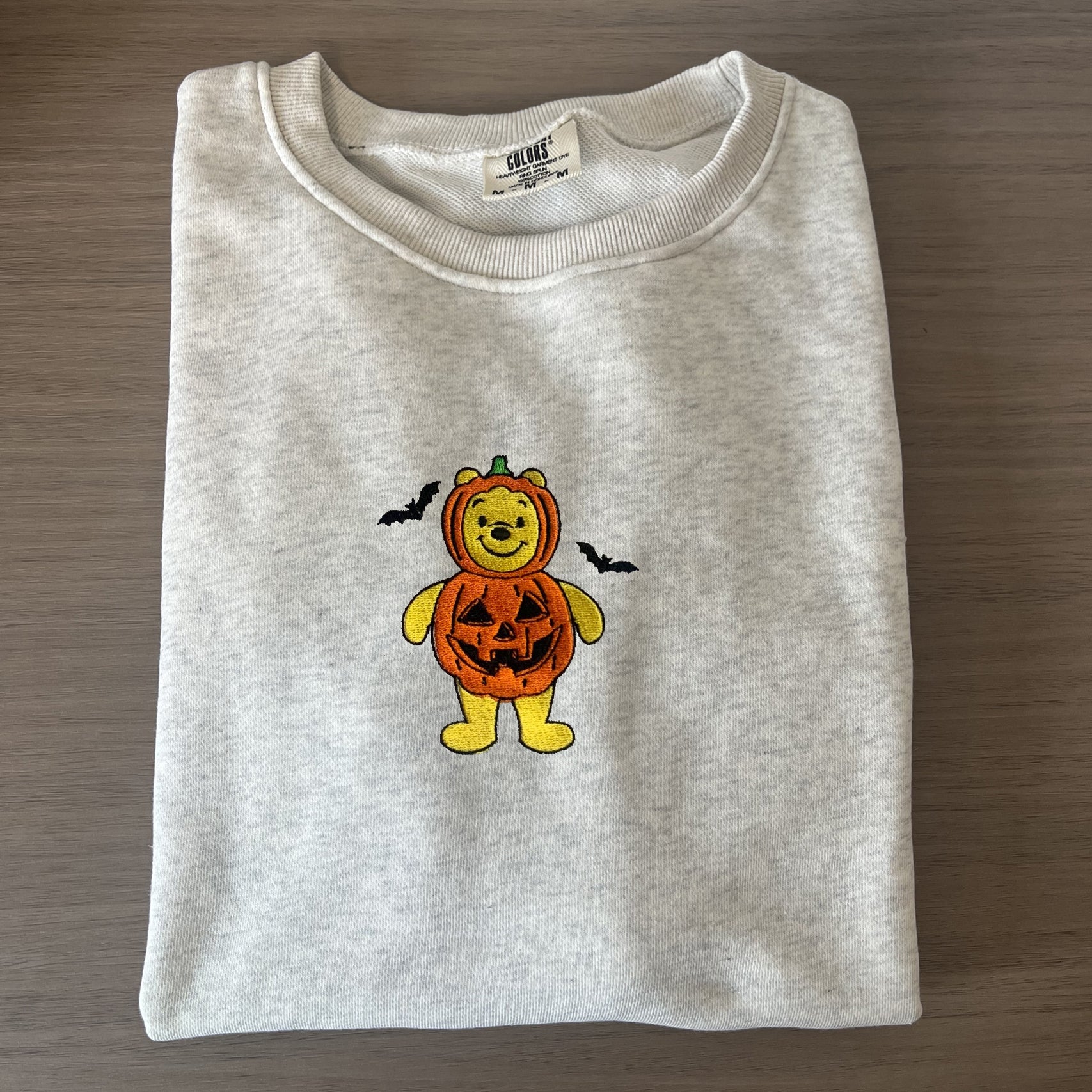 Pooh Bear Pumpkin Embroidered Sweatshirt-carlalin