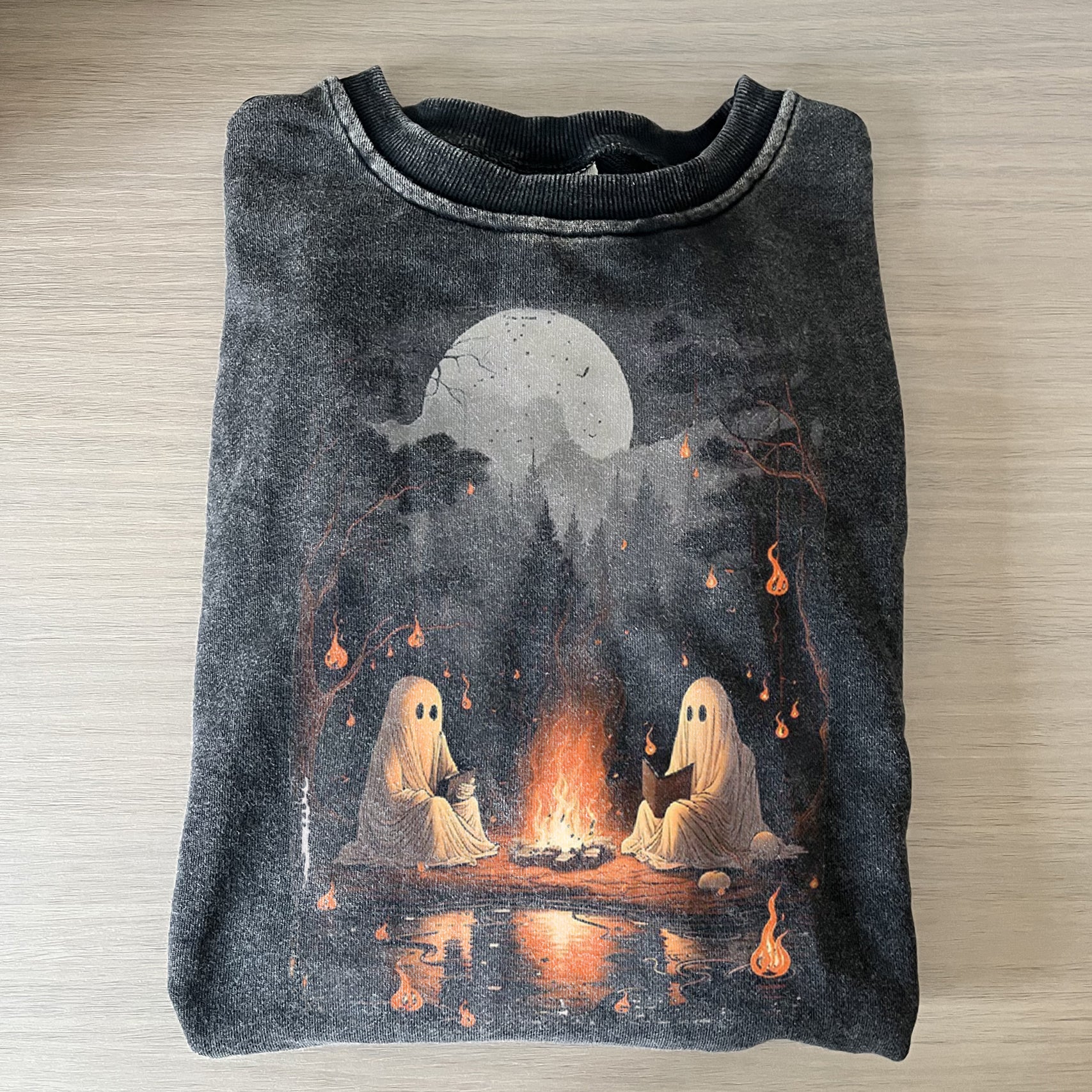Comfort Colors Camping Halloween Ghost Reading Book Sweatshirt-carlalin
