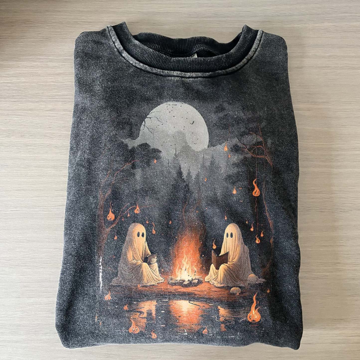 Comfort Colors Camping Halloween Ghost Reading Book Sweatshirt-carlalin